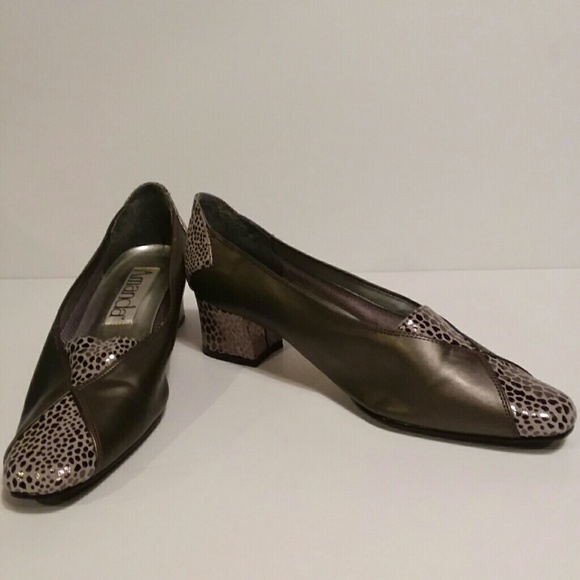 Amanda gray career shoe with metallic anim… - Picture 1 of 7
